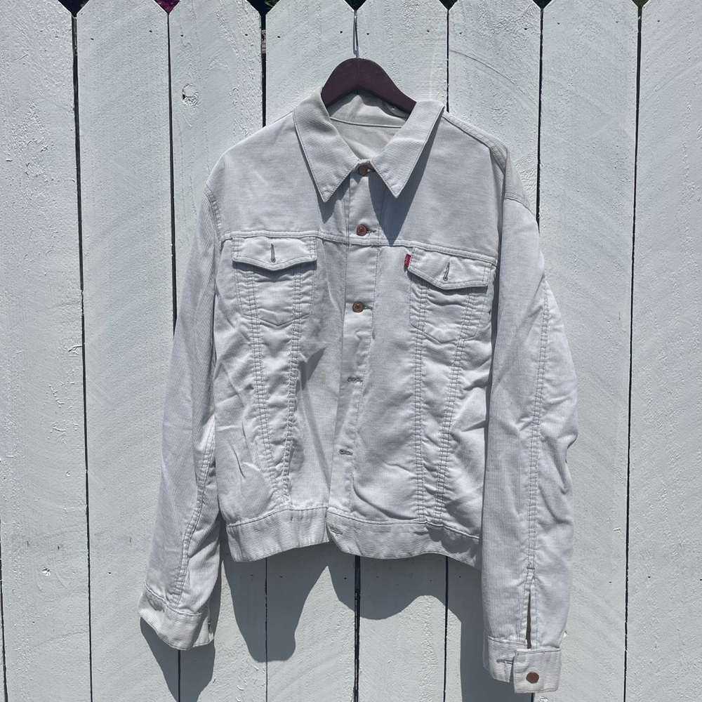 Vintage white Levi’s corduroy jacket